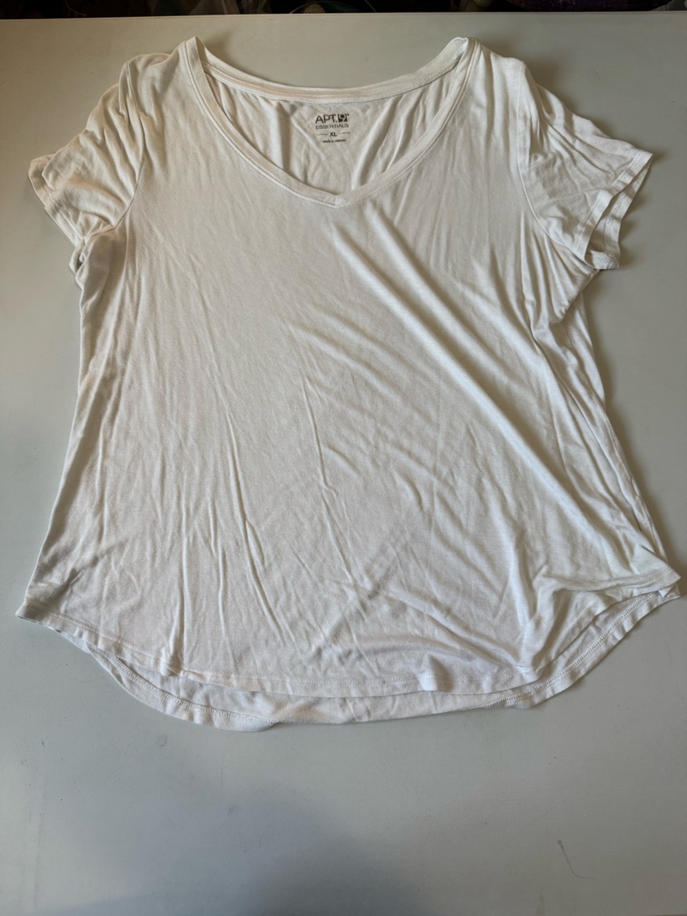 Apt. 9 Women's White V-Neck Short Sleeve Tee